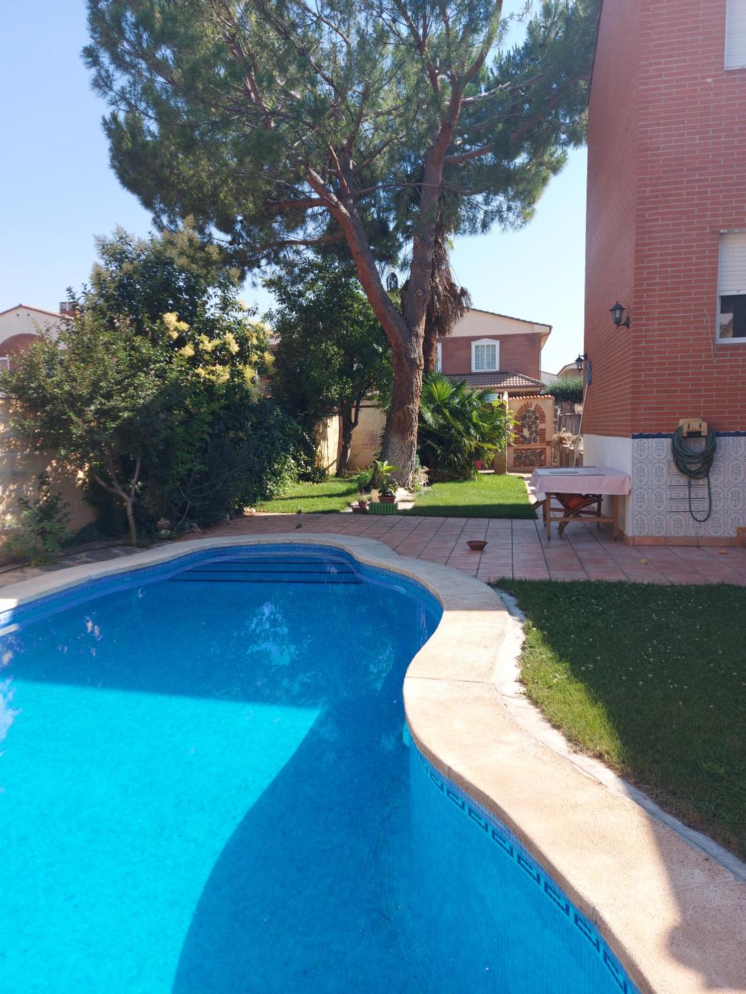 Habitacion,Piscina Y Jardin Azuqueca de Henares Eksteriør billede